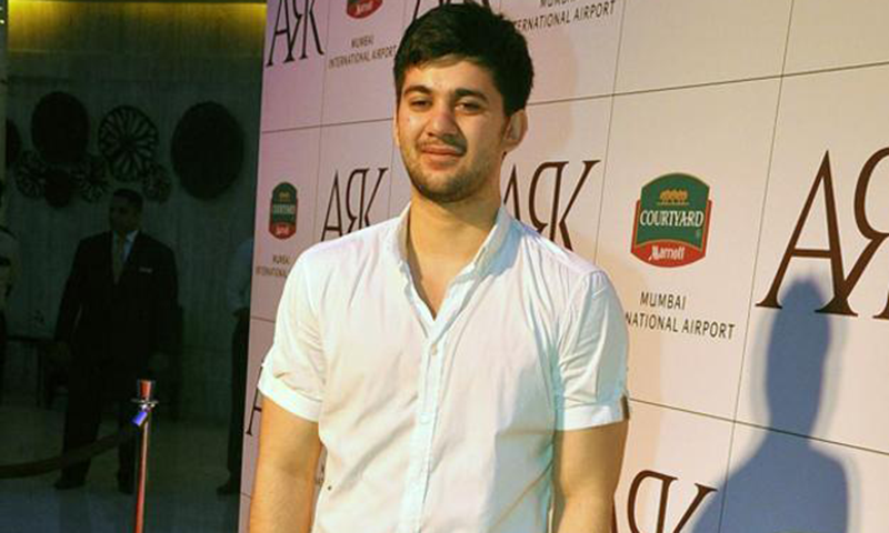 سنی دیول کا بیٹا بھی بالی ووڈ میں انٹری مارنے کو تیار