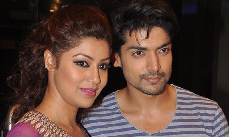 کرن جوہر کے بعد بولی وڈ کے یہ مشہور اداکار بھی والدین بن گئے