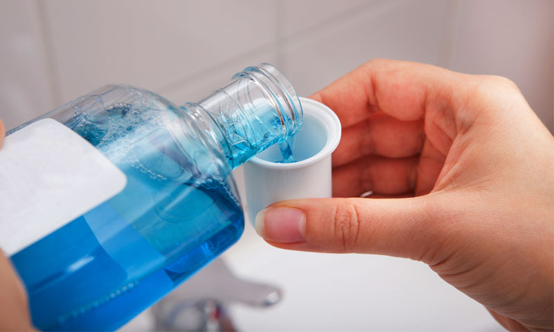 ماؤتھ واش دانتوں کے علاوہ پاؤں کے لیے بھی بے حد مفید