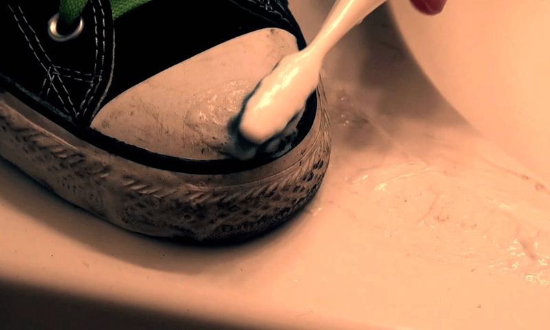 ٹوتھ پیسٹ دانتوں کے علاوہ چیزیں بھی چمکائے