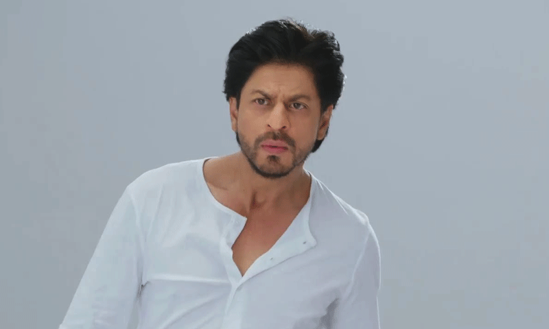 شاہ رخ خان کی گاڑی نے فوٹو گرافر کا ایکسیڈنٹ کردیا