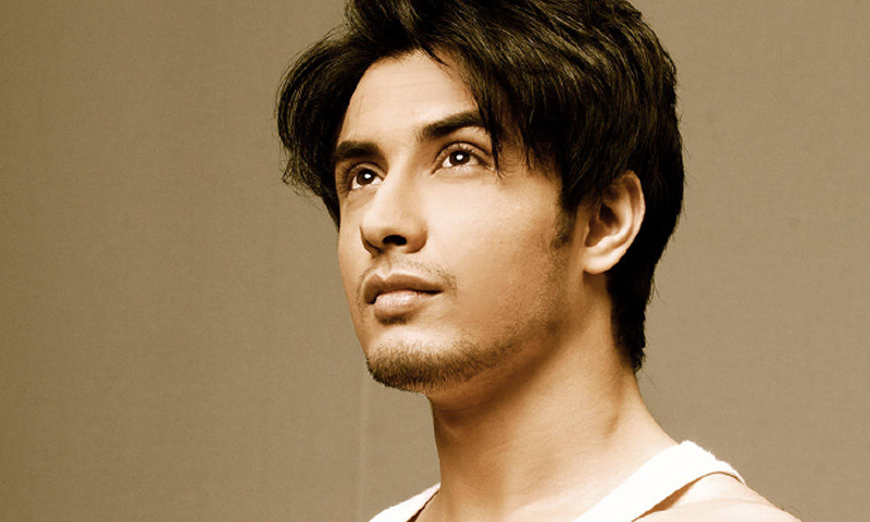 وی آئی پیزکو نہیں&nbsp; مداحوں کو آگے بٹھایا جائے،علی ظفر