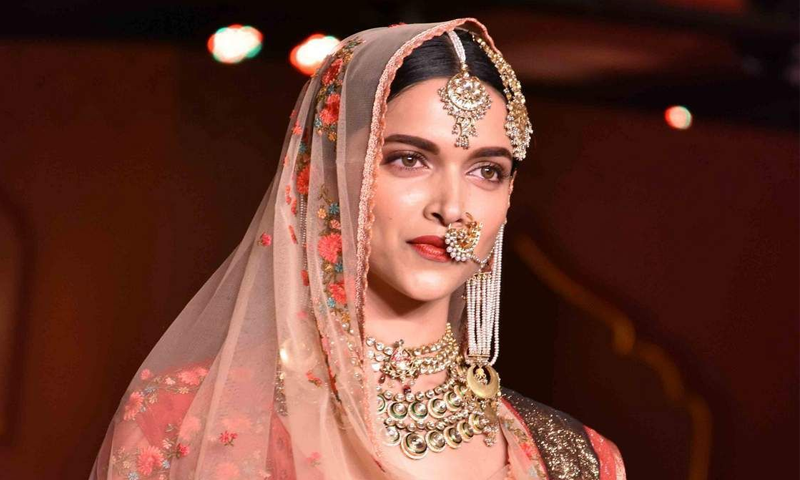 دیپیکا پڈوکون نے شادی کیلئے فلم ادھوری چھوڑدی