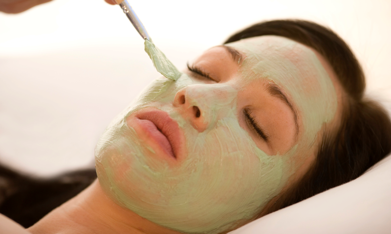 اس جادوئی ہری چیز کو&nbsp;چہرے پر لگائیں 15 منٹ بعد نتائج سے آپ حیران رہ جائیں گے