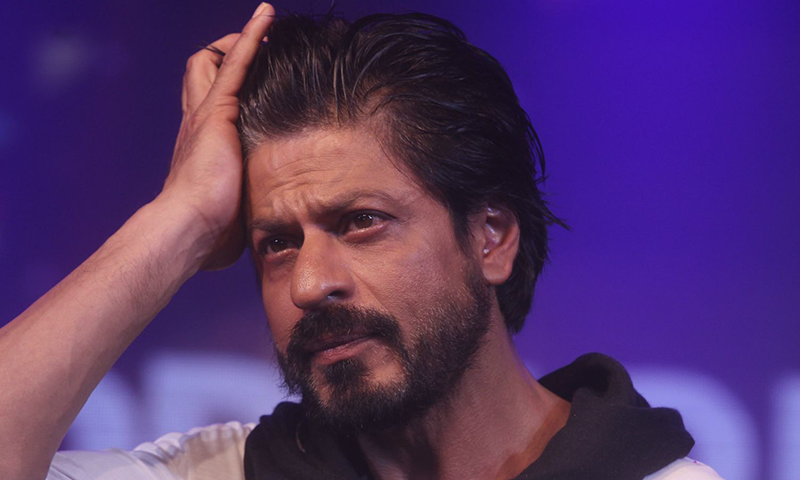 شاہ رخ خان نے اپنے بیٹے کو ہونٹ کاٹنے کی دھمکی دے دی