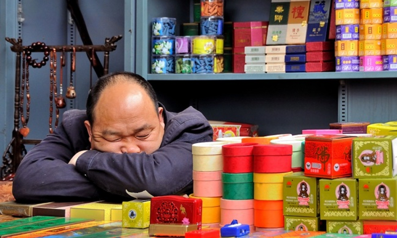 رات کو یہ کام کرنے سے گریز کریں ورنہ آپ کا وزن۔۔۔