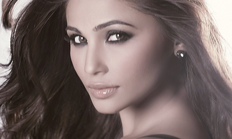 بولی وڈ اداکارہ ڈیزی شاہ کی چند نایاب تصاویر