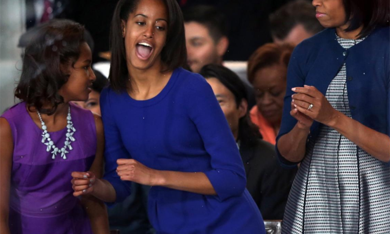 مالیا اوباما کے انوکھے رقص کی ویڈیو وائرل