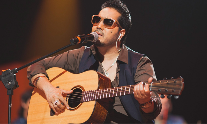 میکا سنگھ پاکستان کو "ہمارا پاکستان" کہنے پر شدید تنقید کی زد میں آگئے