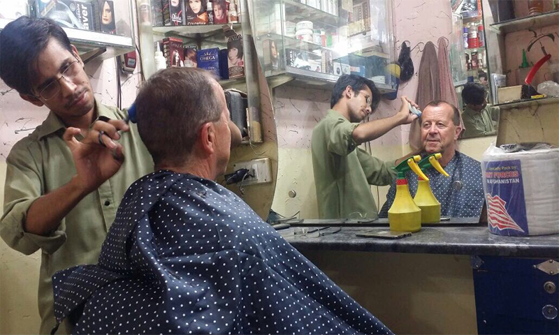 جرمنی کے سفیر پشاور کا بازار گھُومنے نکلے