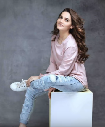 ایمن خان کی فوٹوشوٹ کی دلچسپ تصاویر