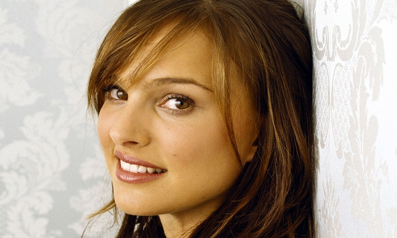 نتالی پورٹ مین نے ایکنی کے مسئلے کو کیسے حل کیا؟