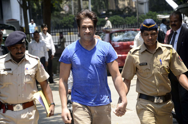 مختلف جرائم کی پاداش میں جیل کی ہوا کھانے والے بولی وڈ اداکار