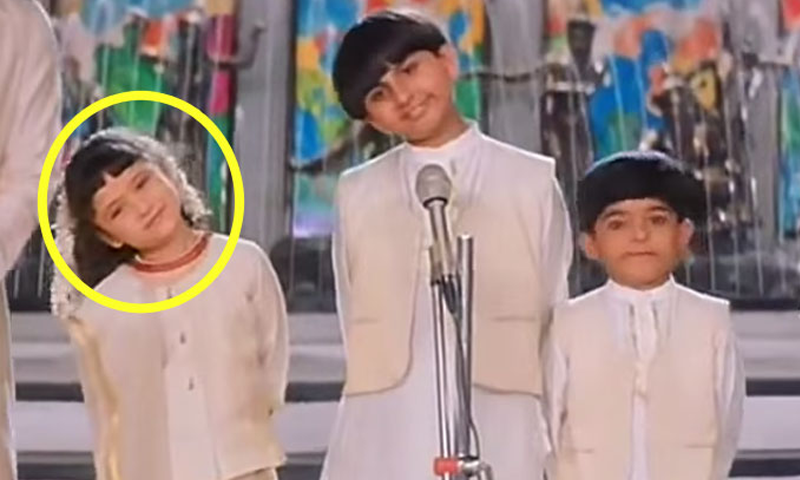 فلم 'ہم ساتھ ساتھ ہیں' کی یہ ننھی اداکارہ اب کیسی نظر آتی ہے؟