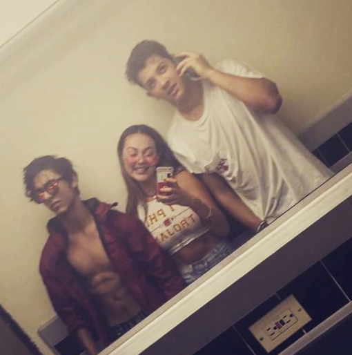 آریان خان کی حسینہ کے ساتھ تصویر کی سوشل میڈیا پر دھومیں