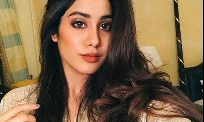 سری دیوی کی بیٹی جھانوی کپور کو بڑا جھٹکا