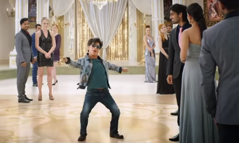 کنگ خان اب بونے کے کردار میں