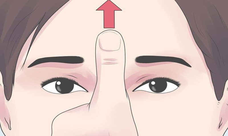 بھنوؤں کے درمیان 45 سیکنڈز مساج کریں اور کمال دیکھیں