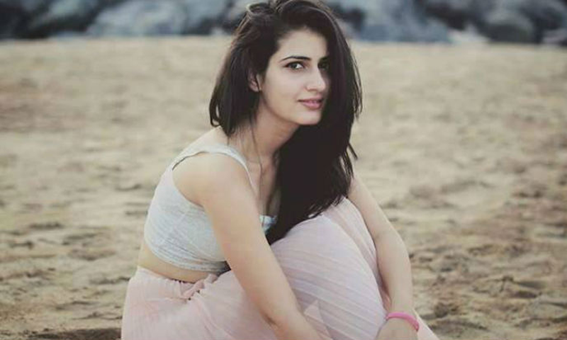 فلم 'ٹھگز آف ہندوستان' کے لئے فاطمہ ثنا شیخ نے اپنی بھنویں منڈوالیں