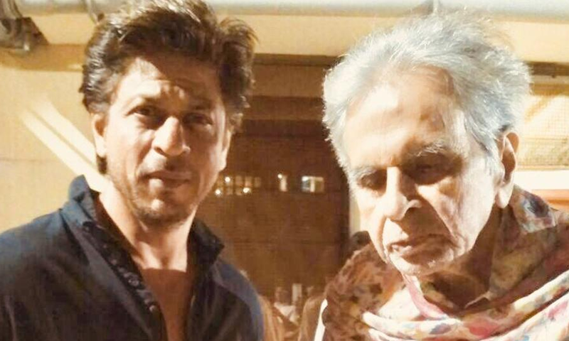 کنگ خان کی دلیپ کمار کے گھر آمد، تصویر سوشل میڈیا پر وائرل