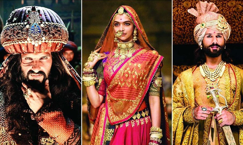 کمرہ عدالت میں فلم 'پدماوت' دیکھنے کا فیصلہ