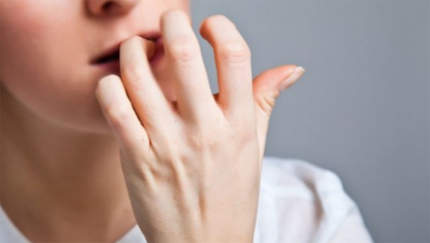 دانتوں سے ناخن کترنے کی بنیادی وجہ ۔ ۔ ۔ ؟