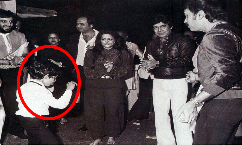 کیا آپ بتا سکتے ہیں تصویر میں موجود یہ بچہ کون ہے؟