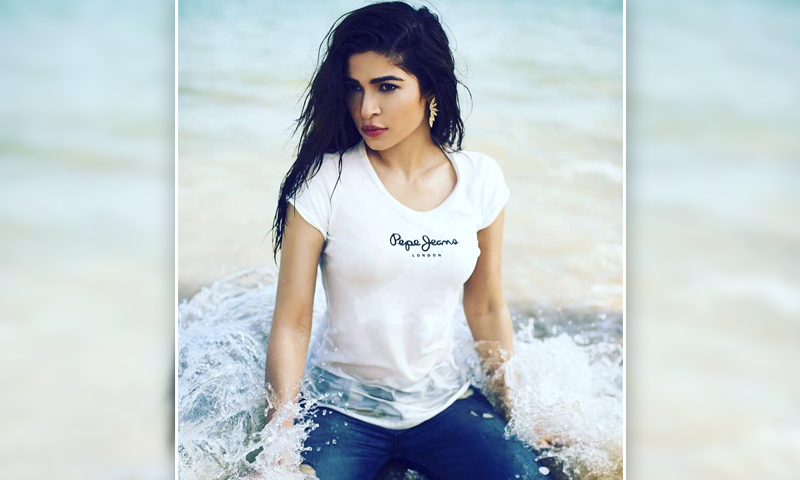 عائشہ عمر کا نیا فوٹوشوٹ وائرل، سخت تنقید کا سامنا