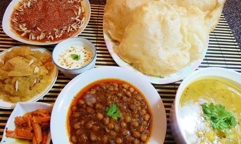 آج کی ریسیپی : سنڈے اسپیشل حلوہ پوری