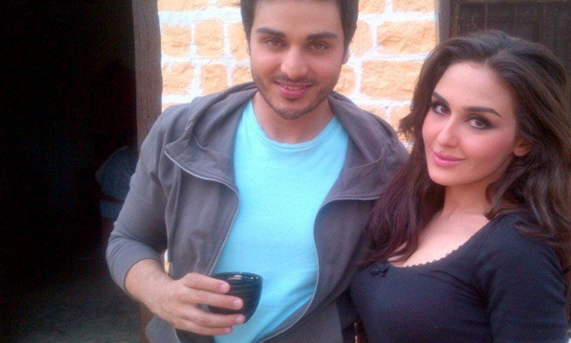 پاکستانی فلم میں کام کرنے والی اداکارہ وائم عمار اچانک انتقال کرگئیں