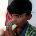 توہم پرست بھارتیوں نے مسلمان لڑکے کو ہی بھگوان بنا لیا