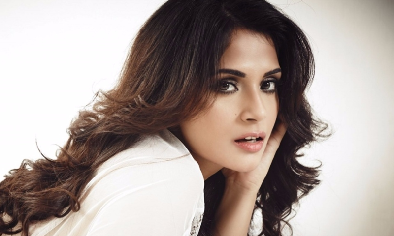 اداکارہ ریچا چڈا کو ہندو ازم کے خلاف آواز اٹھانا مہنگا پڑگیا