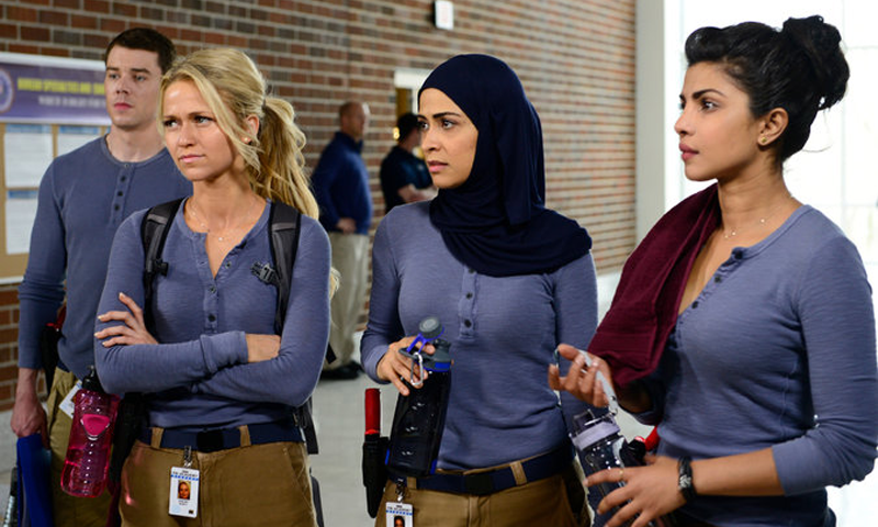 پریانکا نے بھارتیوں کا ایسا چہرہ دکھا دیا کہ پورا بھارت چیخ اٹھا