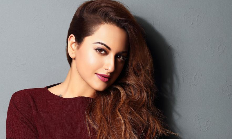 سوناکشی سنہا 31 برس کی ہوگئیں، سالگرہ فیملی کے ساتھ منائی