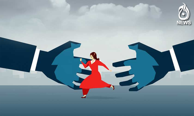 خواتین کو جنسی ہراسگی سے بچانے والا خوبصورت نیکلس