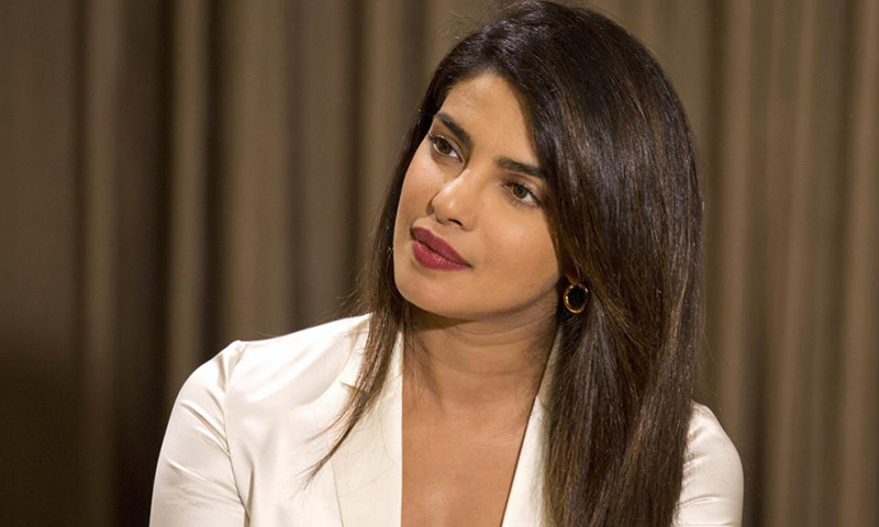 پریانکا چوپڑا نے کیا اچانک بڑا فیصلہ