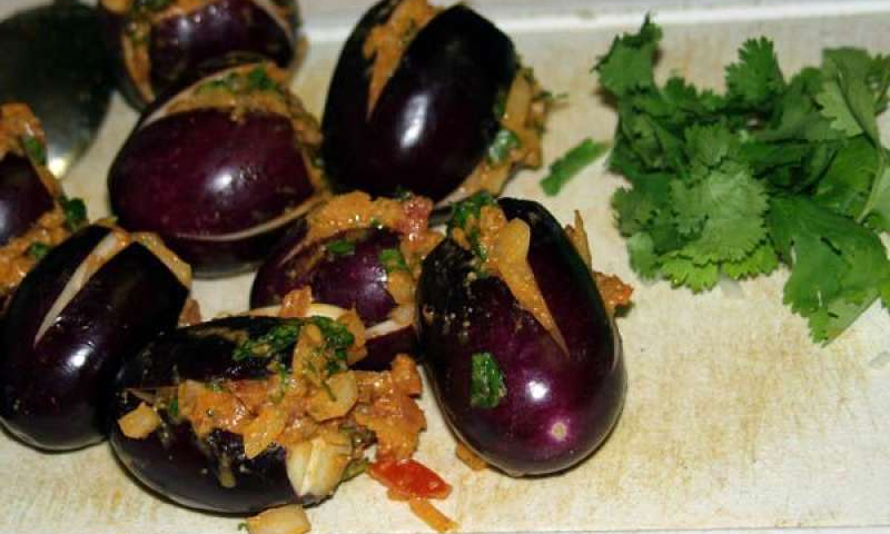 آج کی ریسیپی : قیمہ بھرے بینگن