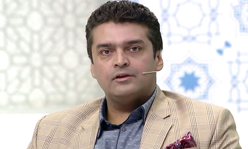 کراچی میں گلوکار فخرعالم کی گاڑی کو پولیس موبائل نے ٹکر مار دی