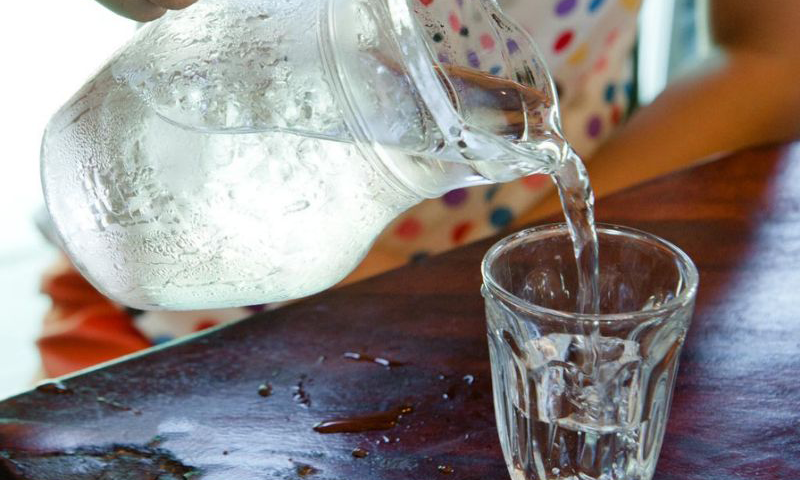 کیا آپ بھی سونے سے قبل بہت پانی پیتے ہیں؟