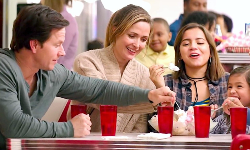 ہالی ووڈ کامیڈی فلم انسٹنٹ فیملی کا ٹریلر جاری