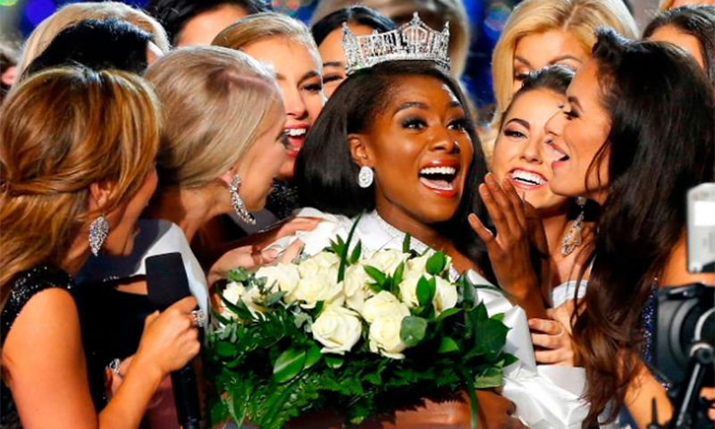 مس امریکا کا تاج سیاہ فام حسینہ کے نام