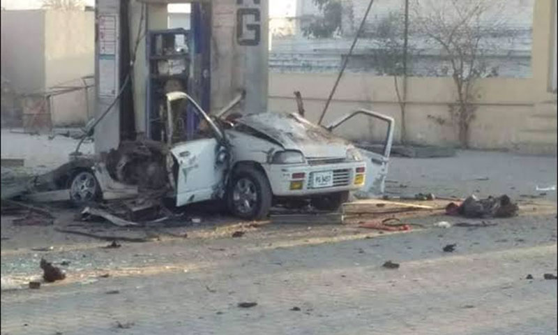 پشاور :سی این جی اسٹیشن پر گاڑی کا سلنڈر پھٹنے سے دھماکا،خاتون جاں بحق