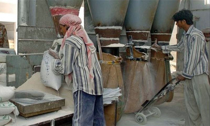 ملک میں آٹے کا بحران:3 لاکھ ٹن گندم درآمد کرنے کی منظوری