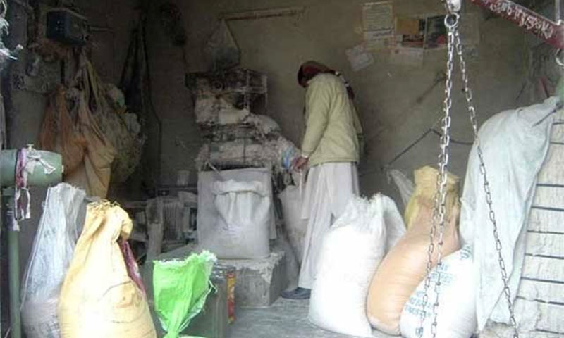 لاہور میں آٹا چکی مالکان کا غیر معینہ مدت کے لیے ہڑتال کا اعلان