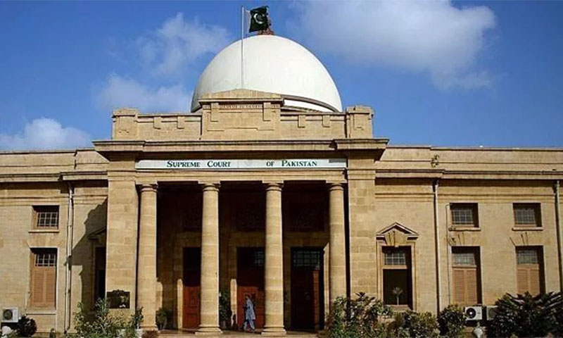 سپریم کورٹ کا بلڈر اخلاق میمن کو فوری گرفتار کر کے پیش کرنے کا حکم